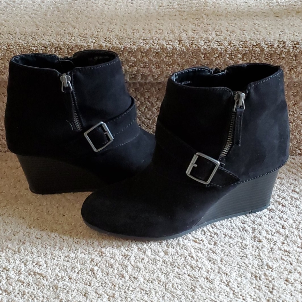 Arizona Women's Ankle Booties